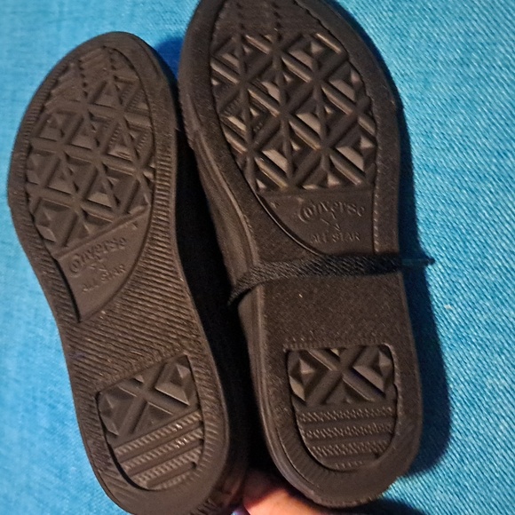 Converse Black Canvas High-Tops Size 2 - Picture 5 of 7